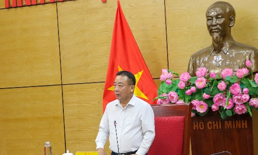 Phó Chủ tịch UBND tỉnh Nghệ An Nguyễn Văn Đệ chủ trì làm việc về tiến độ triển khai các khu tái định cư khẩn cấp trên địa bàn. Ảnh: Cổng TTĐT tỉnh Nghệ An