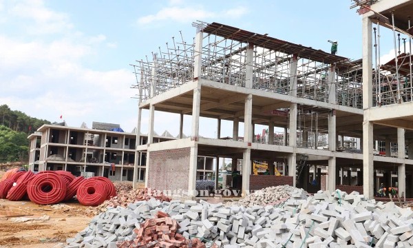Phấn đấu hoàn thành việc xây dựng trường nội trú liên cấp các xã biên giới trước 30/8