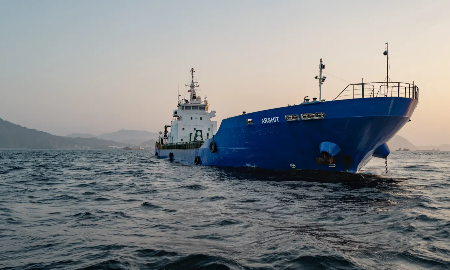 Giao thông ở eo biển Hormuz lại giảm mạnh