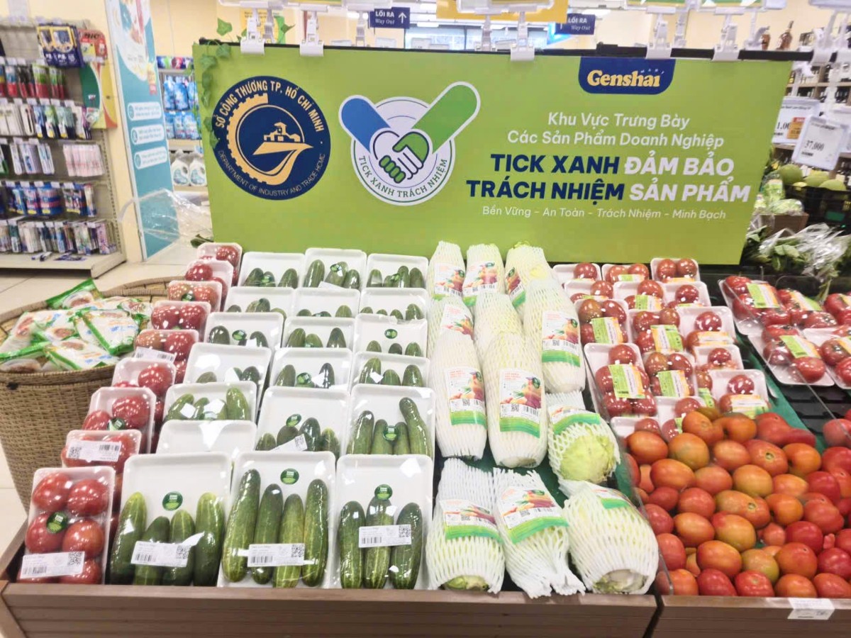 Mỗi nhà cung cấp chịu trách nhiệm về nguồn gốc nguyên liệu, đơn vị chế biến chịu trách nhiệm về chất lượng bữa ăn... Ảnh: Tick xanh trach nhiệm