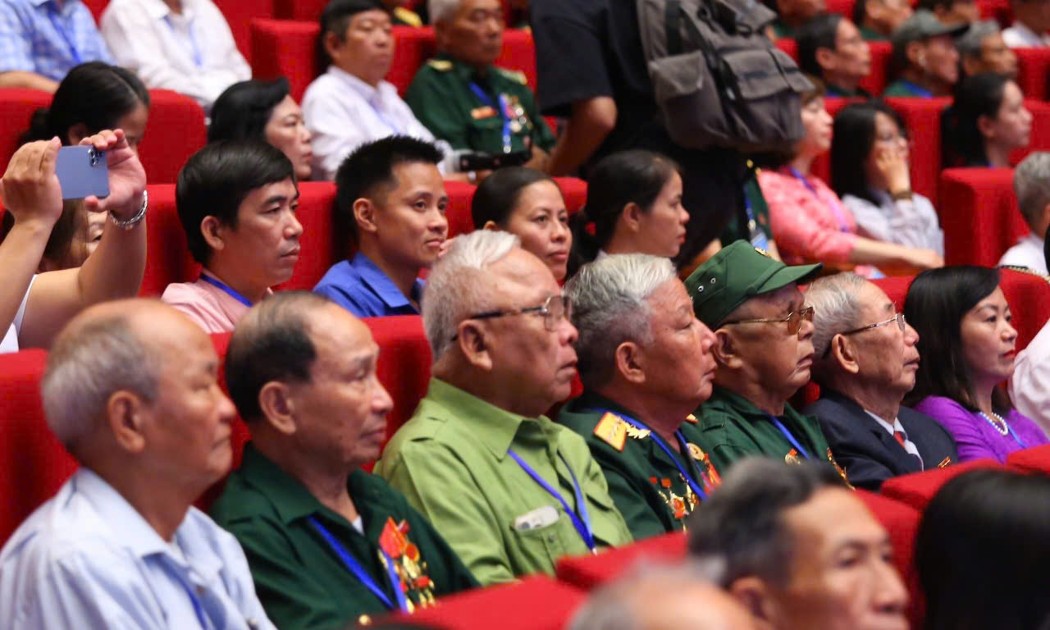 Chăm lo cho các đối tượng chính sách là người có công, đảm bảo an sinh xã hội. Ảnh: Mạnh Dũng.