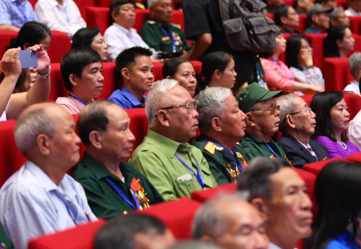 Chăm lo cho các đối tượng chính sách là người có công, đảm bảo an sinh xã hội. Ảnh: Mạnh Dũng.