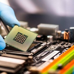 Đề xuất ngành công nghiệp bán dẫn và điện tử công nghệ cao vào danh mục công nghiệp trọng điểm. Ảnh: VGP.