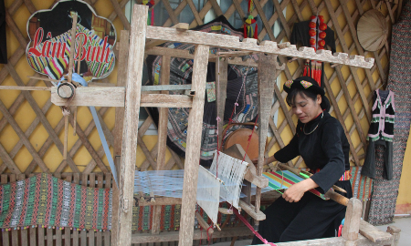 Thổ cẩm Lâm Bình: Giữ hồn văn hóa, tạo sinh kế cho đồng bào vùng cao