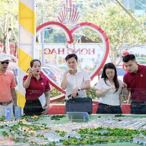 Khách hàng tham quan dự án khu đô thị Hồng Hạc City tại Bắc Ninh