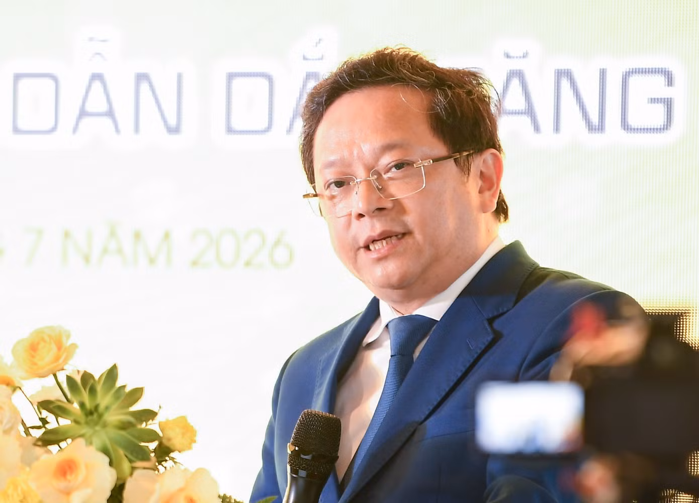 Ông Nguyễn Đức Hiển, Phó trưởng Ban Chính sách, Chiến lược Trung ương, nhấn mạnh phải chuyển tư duy từ “sắp xếp” sang “phân bổ lại nguồn lực”, xác định rõ các lĩnh vực hạ tầng chiến lược và công nghệ nền tảng để doanh nghiệp Nhà nước dẫn dắt. Ảnh: Báo Tiền Phong.