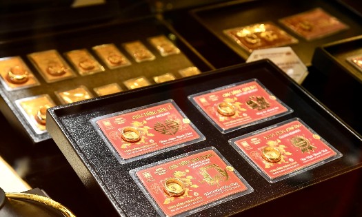 Chênh lệch giữa giá vàng trong nước và giá vàng thế giới sụt 18,5 triệu đồng/lượng từ mức đỉnh. Nguồn ảnh: Bảo Tín Minh Châu