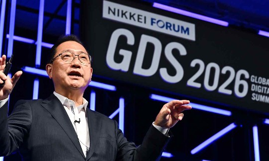 Ông Jun Seki, giám đốc chiến lược xe điện của Foxconn. Ảnh: Nikkei