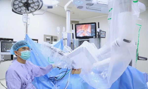 Robot phẫu thuật: Xu hướng tất yếu của y học hiện đại