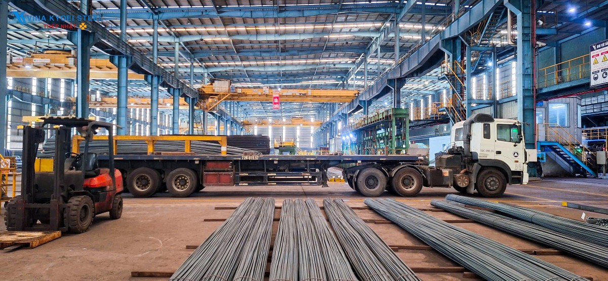 Sản xuất thép thô cả nước 6 tháng đầu năm 2026 đạt 15,18 triệu tấn, tăng 26,9% so với cùng kỳ năm 2025. Ảnh: Nguyệt Hà.