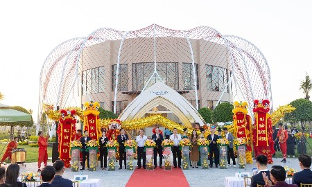 Lễ khánh thành công viên Eden Park rộng 2,1 ha diễn ra trong khuôn khổ sự kiện.