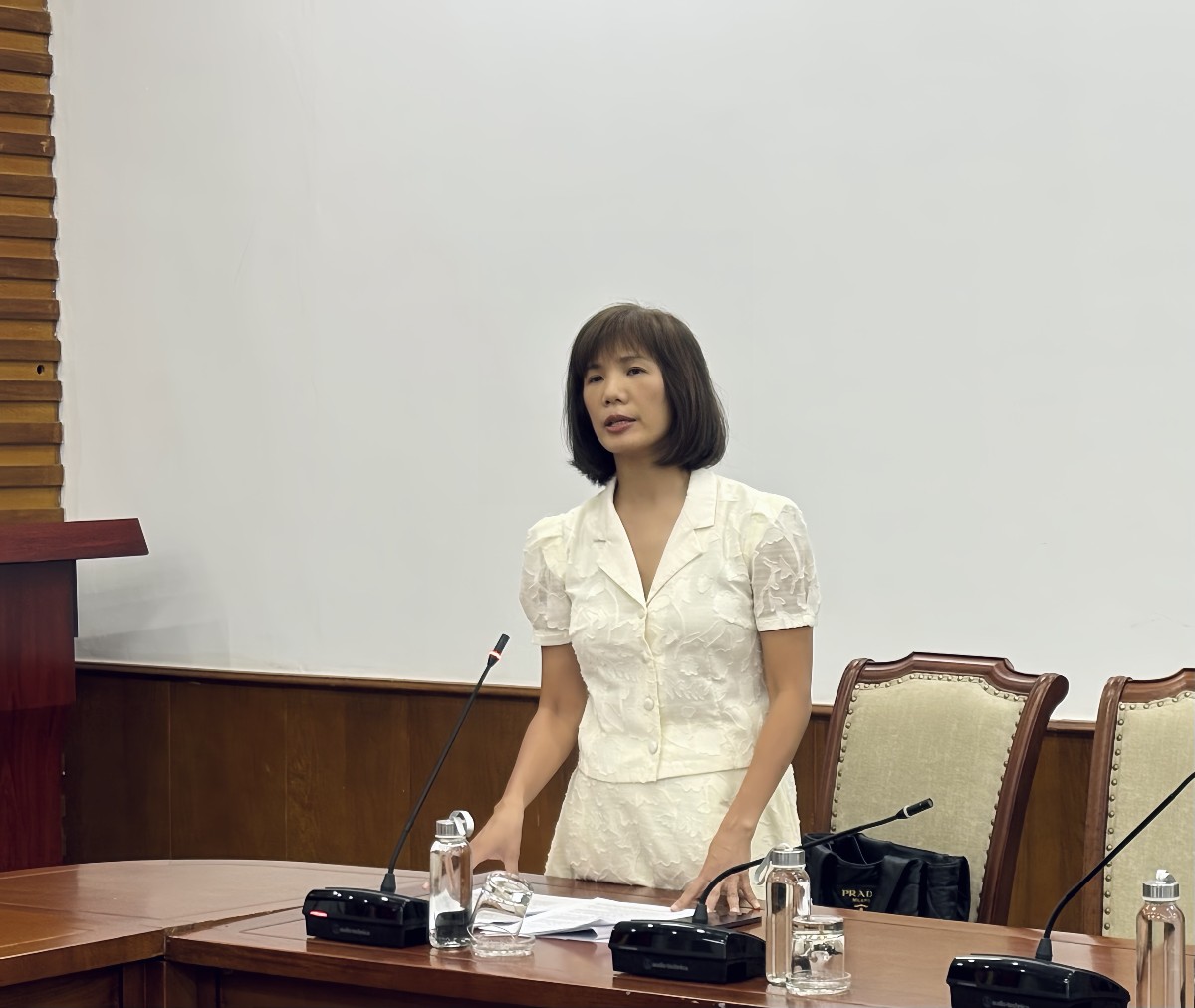 Bà Nguyễn Thị Thanh Huyền, Phó Cục trưởng Cục Phát thanh, Truyền hình và Thông tin điện tử (Bộ Văn hóa, Thể thao và Du lịch) thông tin điểm mới tại Dự thảo Nghị định sửa đổi, bổ sung một số điều của Nghị định số 147/2024/NĐ-CP. Ảnh: Bạch Dương.