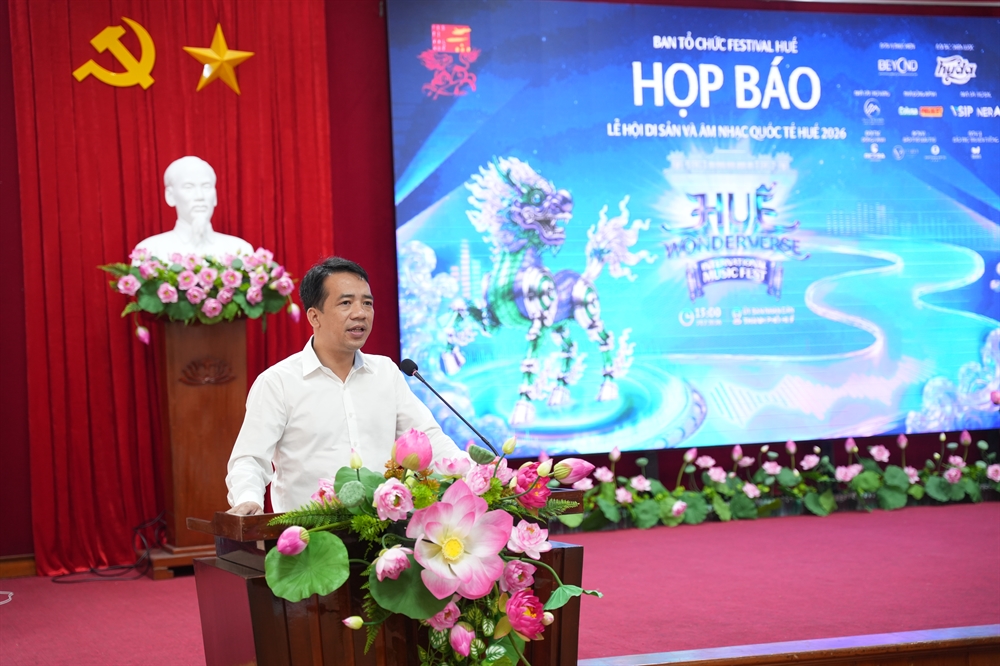 Phó Chủ tịch UBND thành phố Huế Trần Hữu Thuỳ Giang phát biểu tại buổi họp báo. Ảnh: Cổng TTĐT Huế