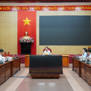 Toàn cảnh buổi làm việc UBND tỉnh Quảng Trị nhằm tháo gỡ khó khăn, vướng mắc các dự án tồn đọng, kéo dài. Ảnh: Mai Anh