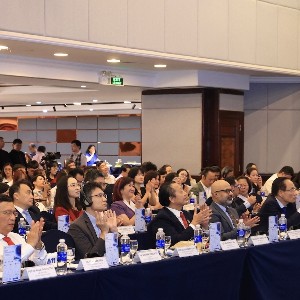 Đông đảo cộng đồng doanh nghiệp Việt Nam, các cơ quan quản lý Nhà nước, các trường đại học, các tổ chức nước ngoài tham gia lễ khởi động. Ảnh: VCCI.