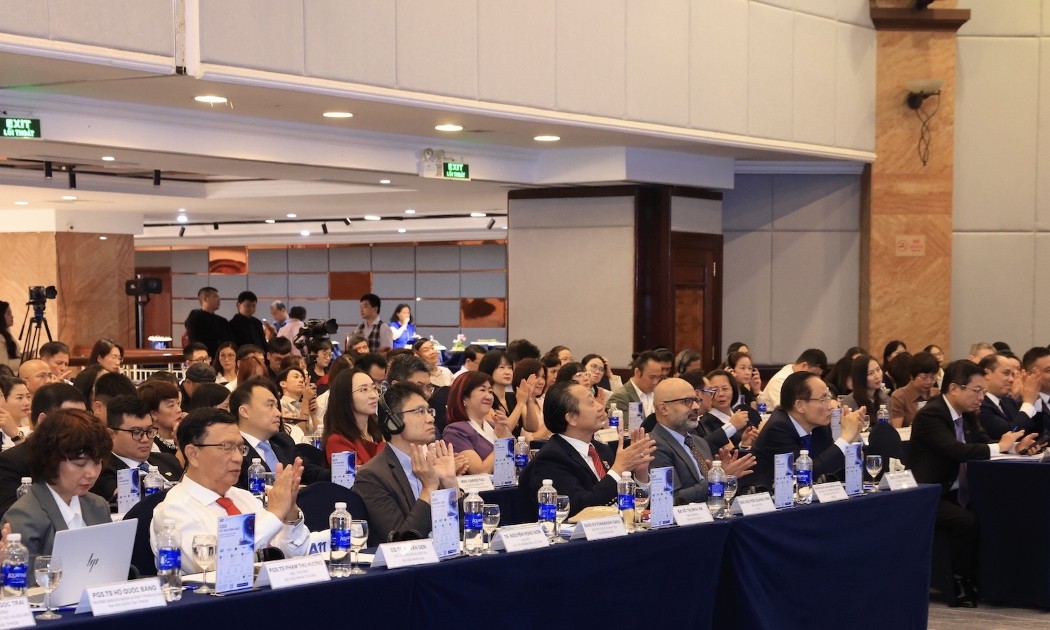 Đông đảo cộng đồng doanh nghiệp Việt Nam, các cơ quan quản lý Nhà nước, các trường đại học, các tổ chức nước ngoài tham gia lễ khởi động. Ảnh: VCCI.