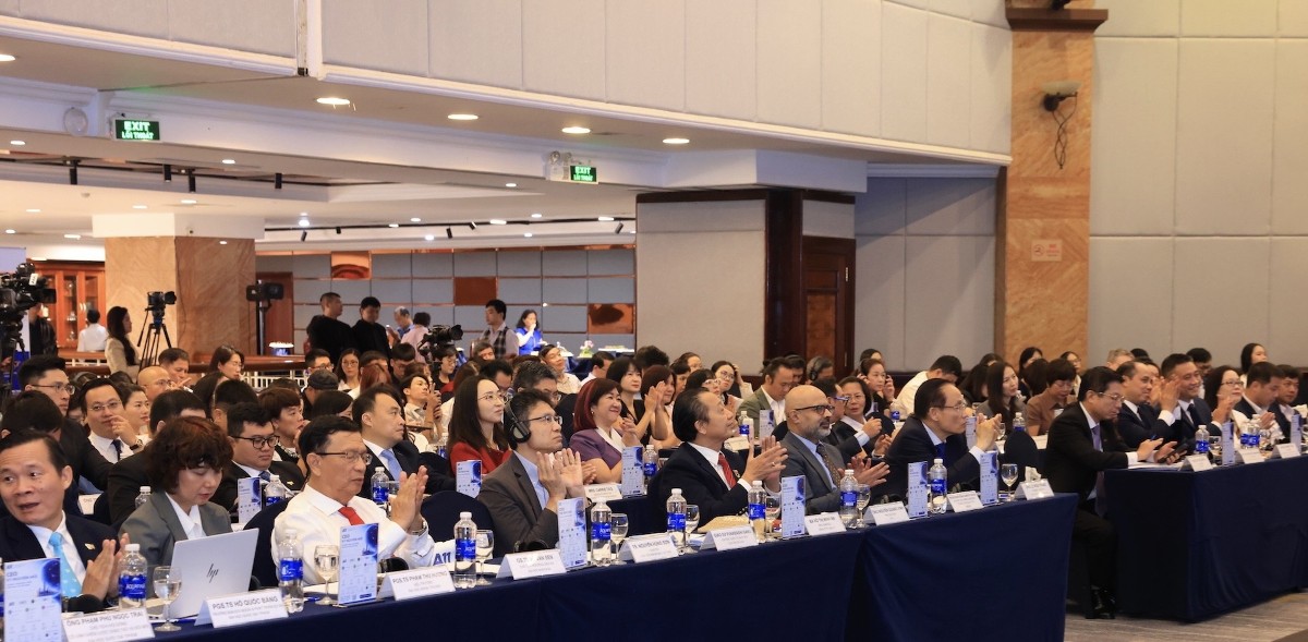 Đông đảo cộng đồng doanh nghiệp Việt Nam, các cơ quan quản lý Nhà nước, các trường đại học, các tổ chức nước ngoài tham gia lễ khởi động. Ảnh: VCCI.