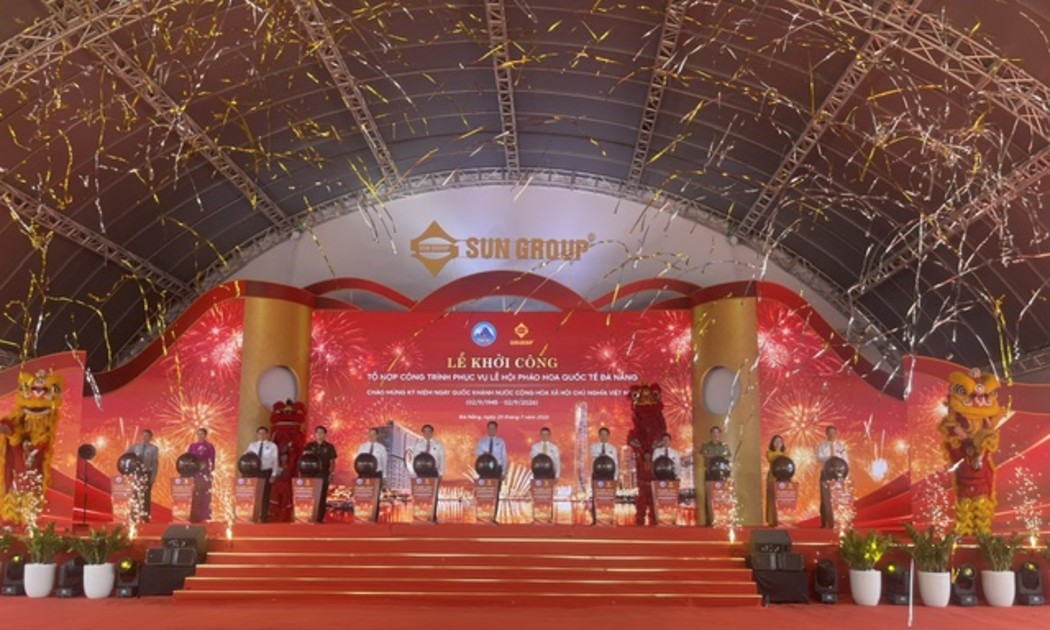 Lãnh đạo TP Đà Nẵng và Tập đoàn Sungroup thực hiện nghi thức khởi công dự án. Ảnh Ngô Anh Văn