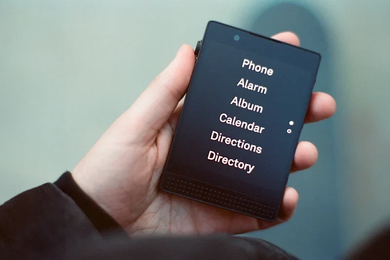 Điện thoại tối giản - biểu tượng mới của phong trào sống chậm lại với công nghệ. Nguồn: Lightphone