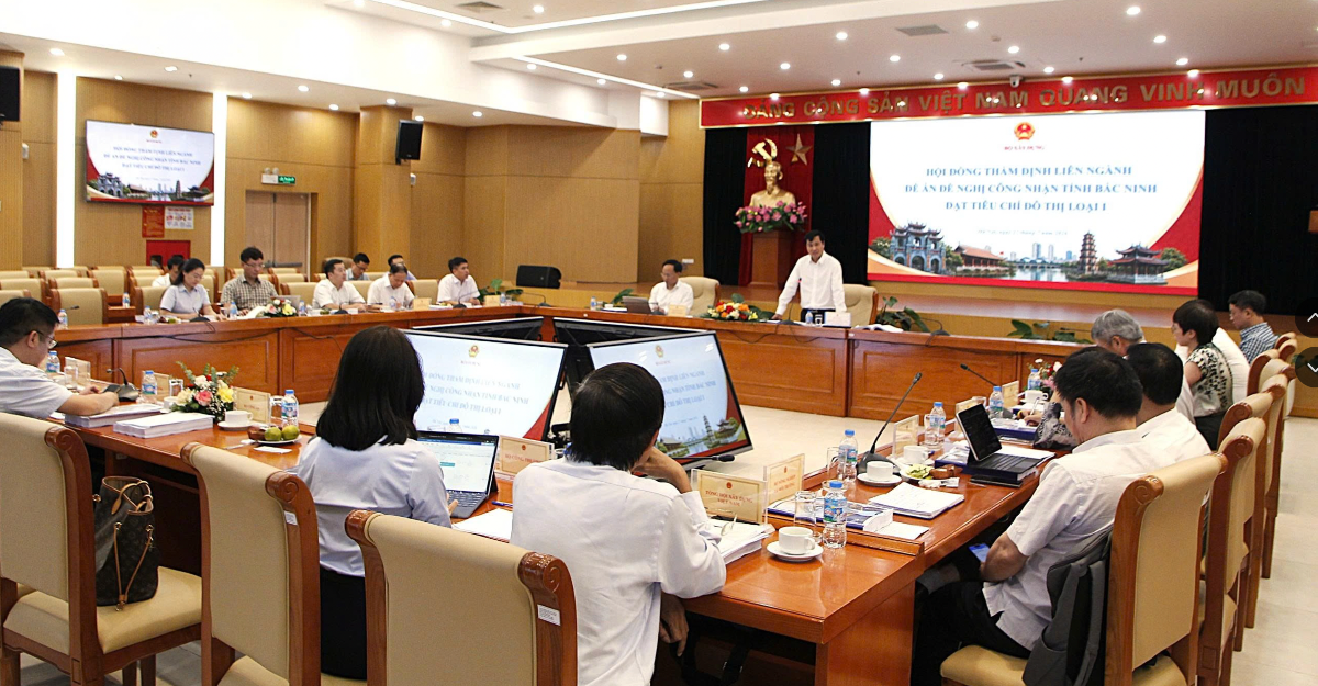 Hội nghị thẩm định Đề án công nhận tỉnh Bắc Ninh đạt tiêu chí đô thị loại I. diễn ra ngày 27/7. Ảnh: Bộ Xây dựng.