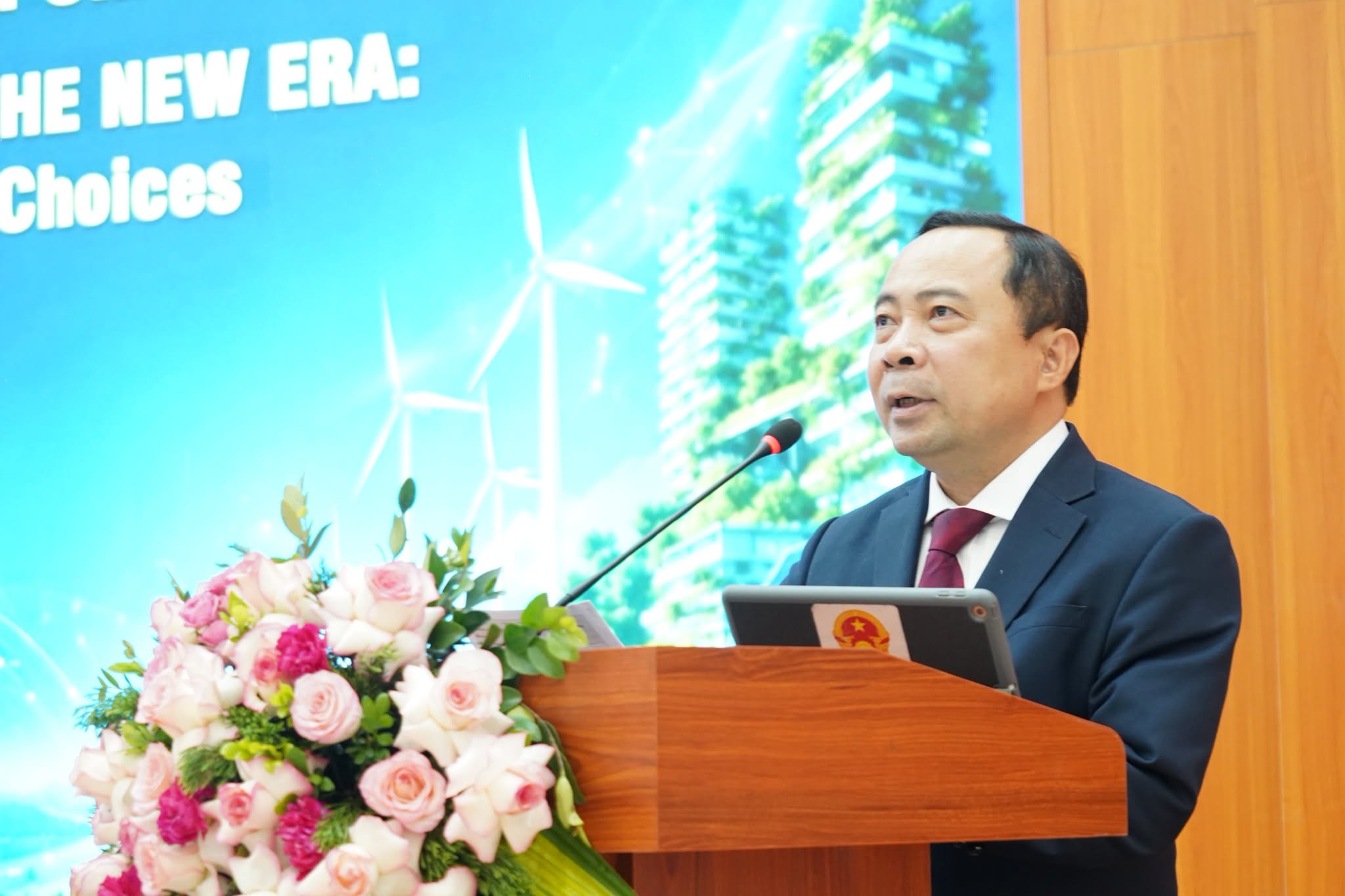 Phó giáo sư, Tiến sĩ Vũ Hải Quân