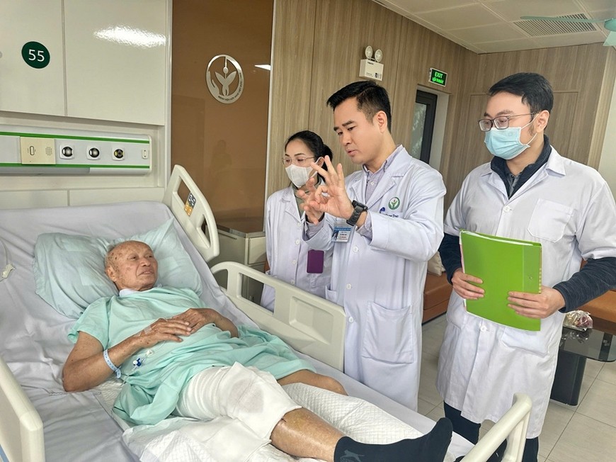 Bệnh viện dành sự chăm sóc tận tâm và xây dựng phác đồ điều trị tối ưu cho các thương binh, cựu chiến binh. Ảnh: Bệnh viện Hữu nghị Việt Đức