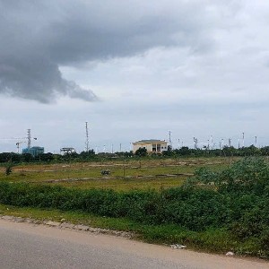 Công viên Nhà máy xử lý nước thải Vĩnh Niệm chậm tiến độ nhiều hạng mục vẫn dở dang. Ảnh: NK.