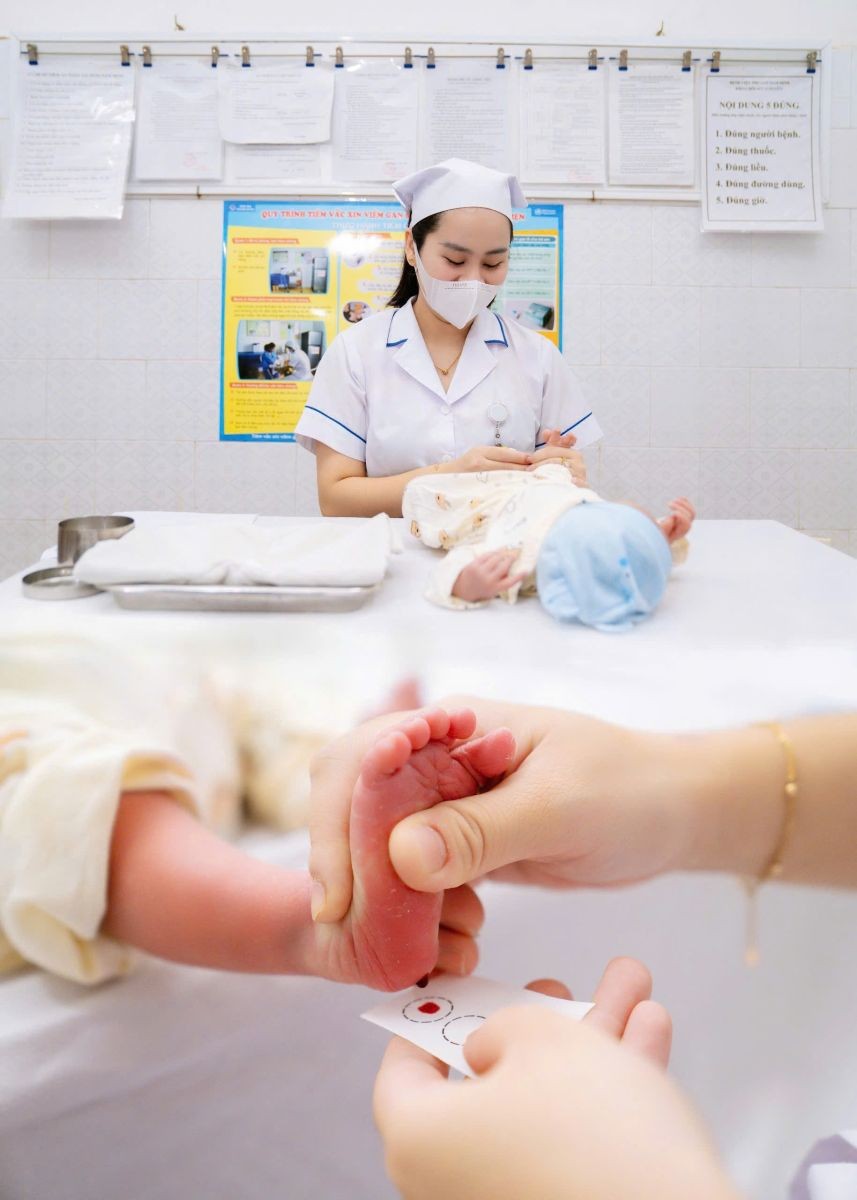 RSV là một trong những nguyên nhân hàng đầu gây nhiễm trùng đường hô hấp dưới ở trẻ nhỏ. Ảnh: Bệnh viện Phụ sản Nam Định.