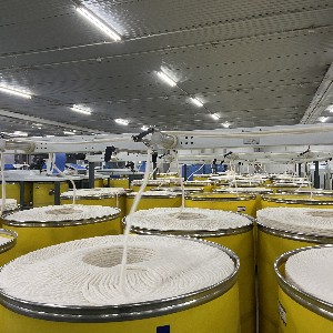 Đối với ngành dệt may, xác định nguồn gốc của bông, xơ, sợi, vải, thuốc nhuộm và các nguyên phụ liệu khác là vô cùng quan trọng - Ảnh: Song Hà (Nhà máy sợi Yên Mỹ - Dệt 8/3).