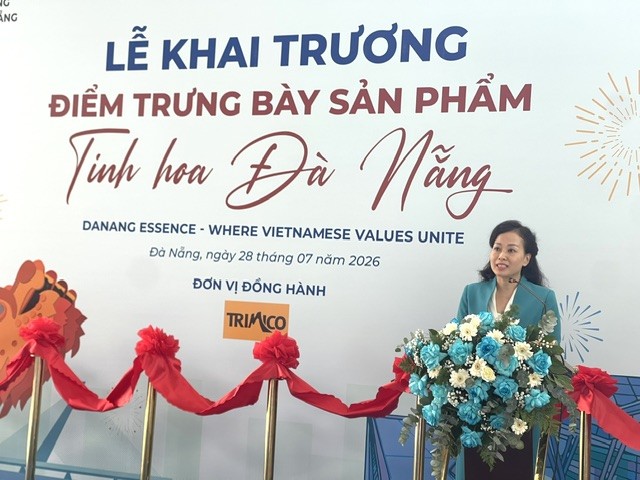 Bà Đỗ Thị Quỳnh Trâm, Phó Giám đốc Sở Công Thương Đà Nẵng, phát biểu tại Lễ khai trương. Ảnh Ngô Anh Văn