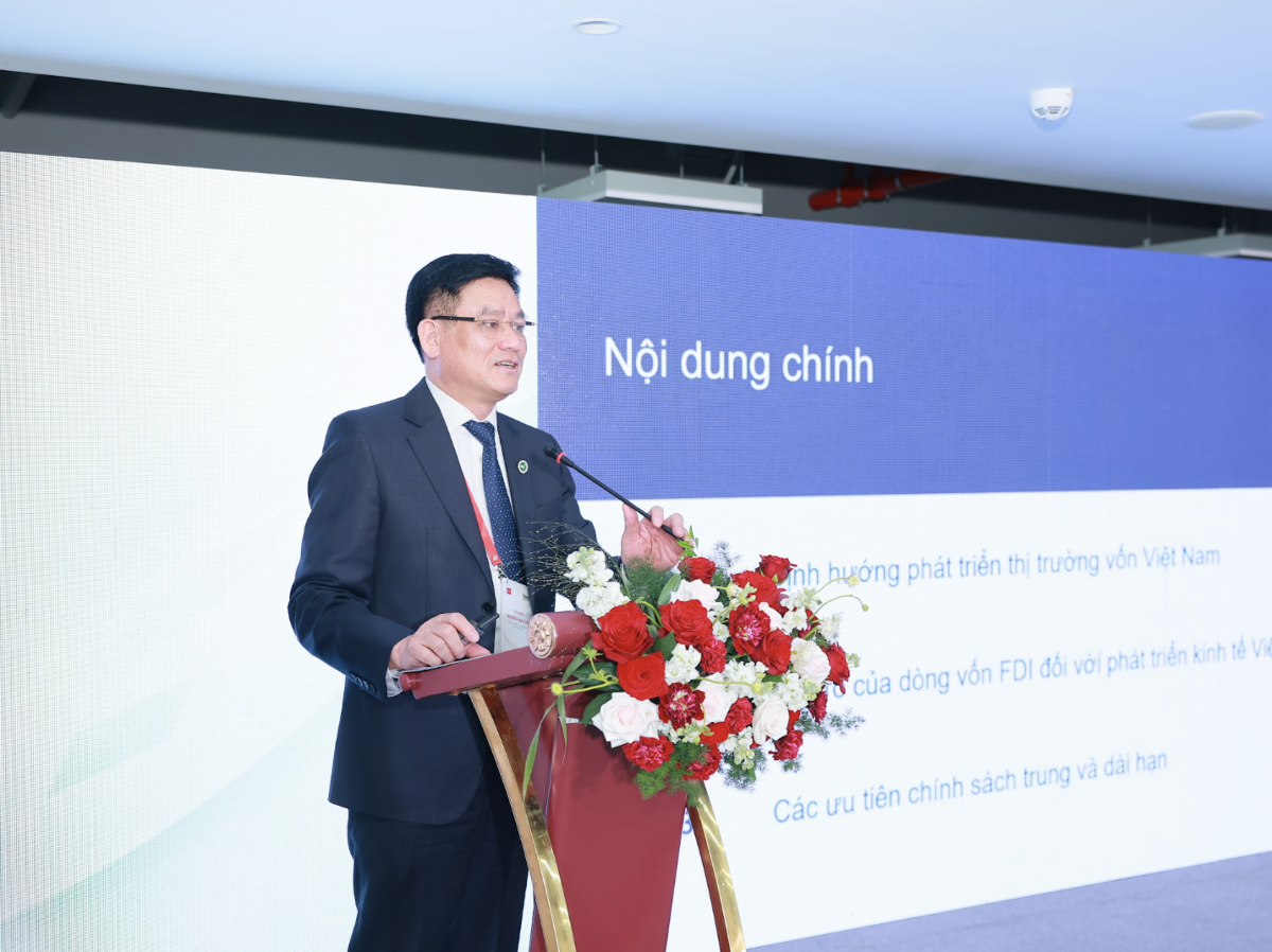 Ông Hoàng Văn Thu, Phó Chủ tịch Ủy ban Chứng khoán Nhà nước.
