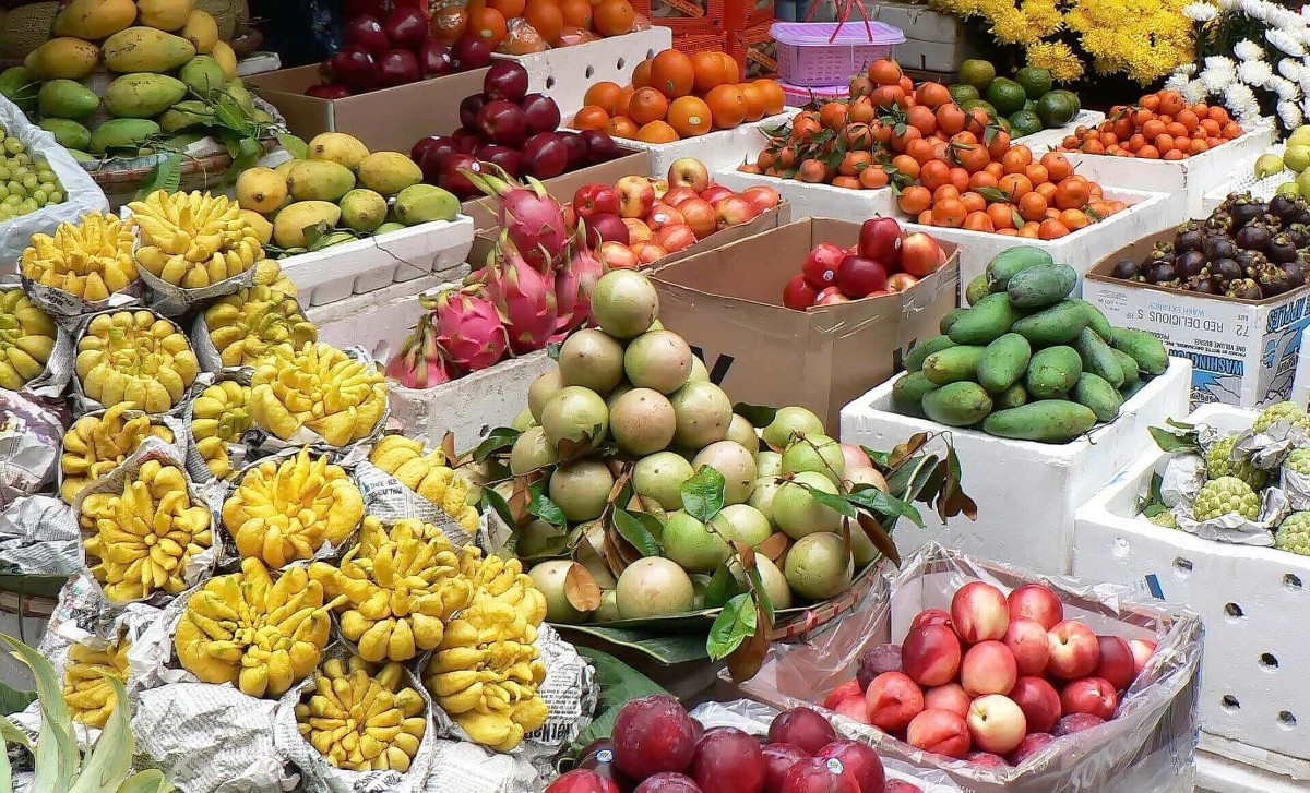 Tính chung 6 tháng đầu năm, nhập khẩu rau quả vào Việt Nam đạt gần 1,6 tỷ USD. Ảnh: The Broad Life