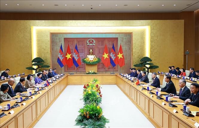 Thủ tướng Lê Minh Hưng hội kiến Chủ tịch Quốc hội Campuchia Samdech Khuon Sudary. Ảnh: Dương Giang/TTXVN