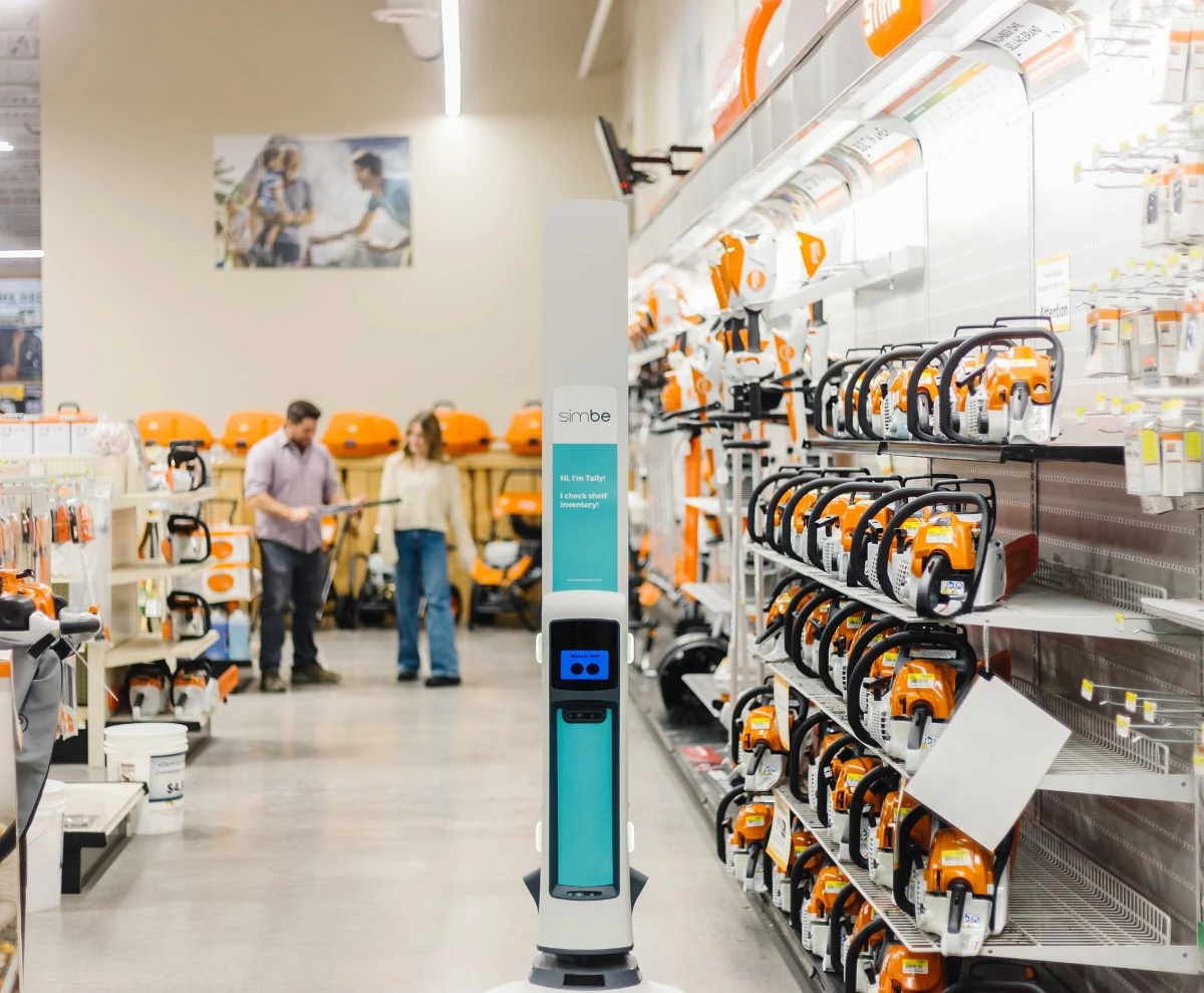 Một số siêu thị lớn tại Mỹ đã triển khai robot quét kệ hàng. Ảnh: Simbe Robotics