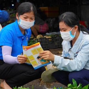 Thông tin về chế độ bảo hiểm xã hội đến người tham gia. Ảnh: Duy Nguyễn.