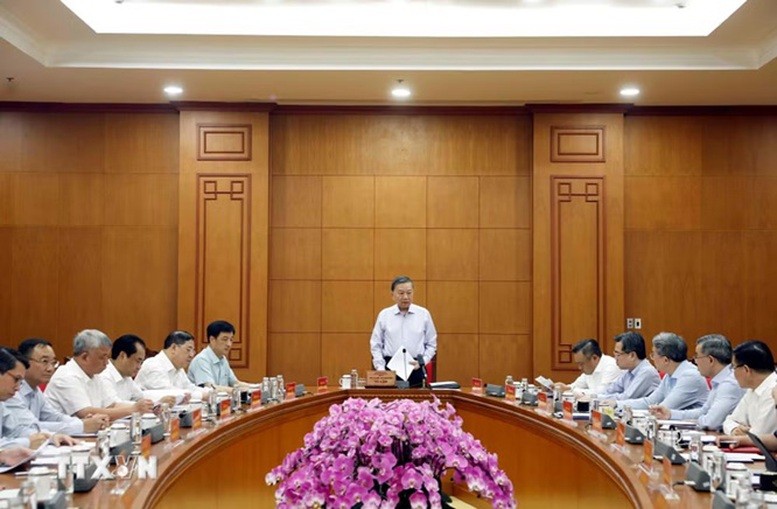 Tổng Bí thư, Chủ tịch nước Tô Lâm chủ trì buổi làm việc với các cơ quan về tái cơ cấu Tập đoàn Công nghiệp Than - Khoáng sản Việt Nam (TKV). Ảnh: TTXVN