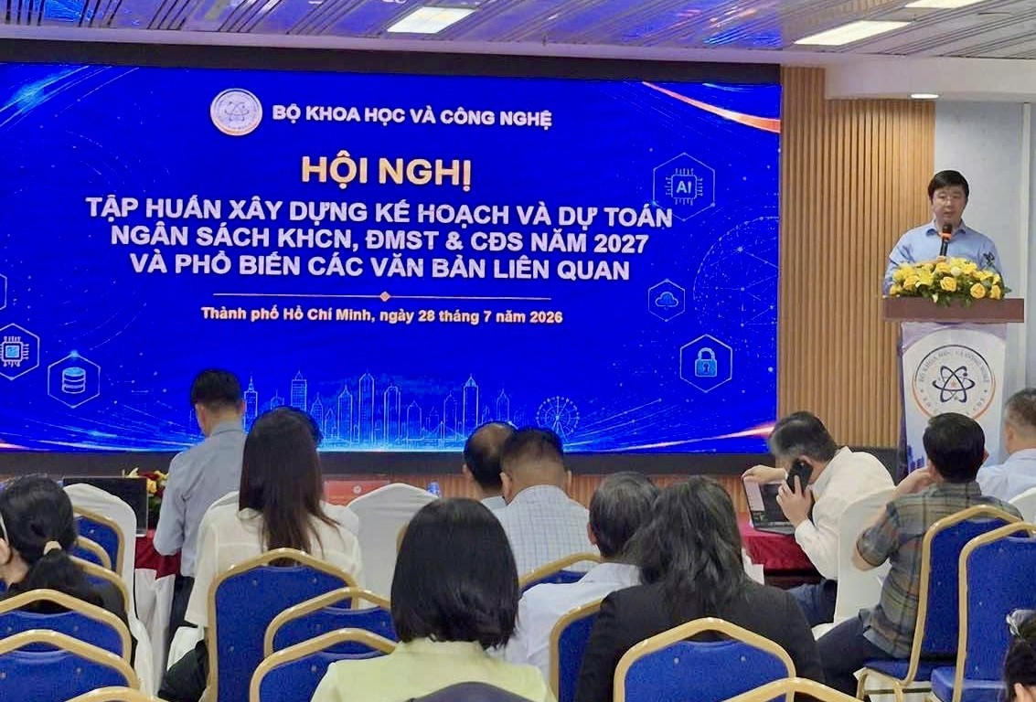 Thứ trưởng Bùi Hoàng Phương phát biểu tại Hội nghị. Ảnh:MST.