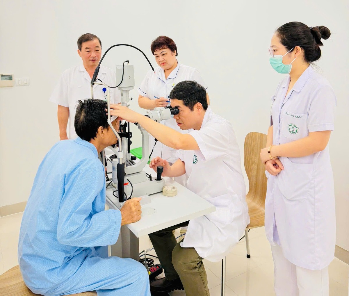 Ca bệnh đánh dấu bước tiến quan trọng trong việc triển khai các kỹ thuật chuyên sâucho bệnh mắt tại bệnh viện. Ảnh: Bệnh viện Bạch Mai