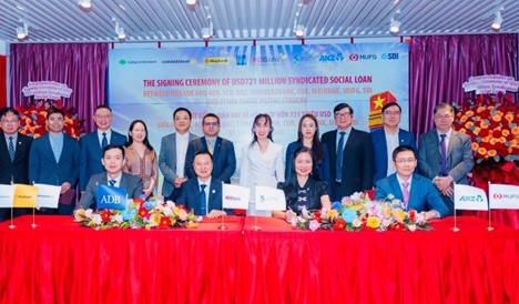 Lễ ký kết khoản vay xã hội hợp vốn quốc tế 721 triệu USD - dấu mốc mới trên hành trình kết nối nguồn vốn toàn cầu vì phát triển bền vững tại Việt Nam. Ảnh: HDBank.