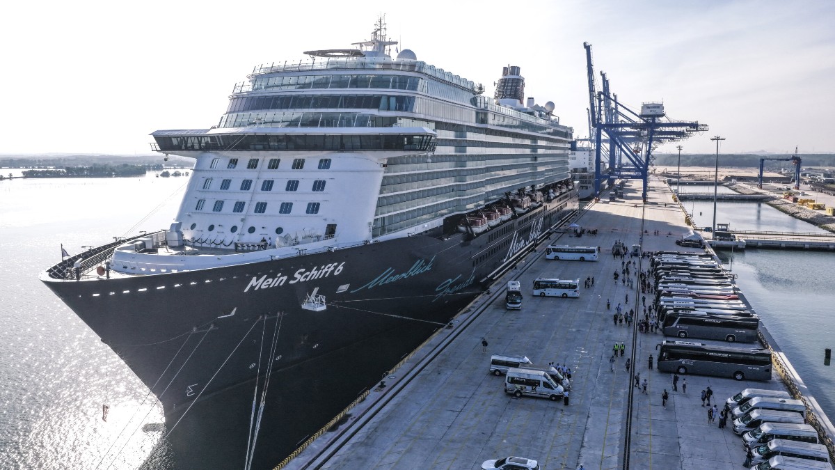 Tàu biển quốc tế Mein Schiff 6 (quốc tịch Malta) cập Cảng Phước An hồi tháng 3/2026. Ảnh: Phuoc An Port