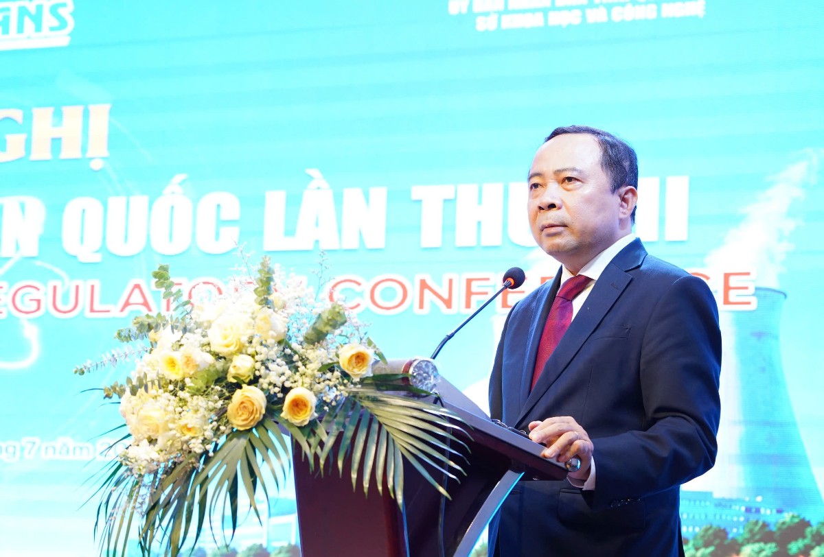 Bộ trưởng Vũ Hải Quân phát biểu khai mạc Hội nghị Pháp quy hạt nhân toàn quốc lần thứ VII. Ảnh: MST.