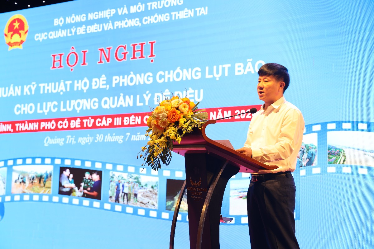 Ông Phạm Đức Luận: "Lực lượng chuyên trách quản lý đê điều giữ vai trò đặc biệt quan trọng trong công tác hộ đê". Ảnh: Cục Quản lý Đê điều và phòng chống thiên tai.
