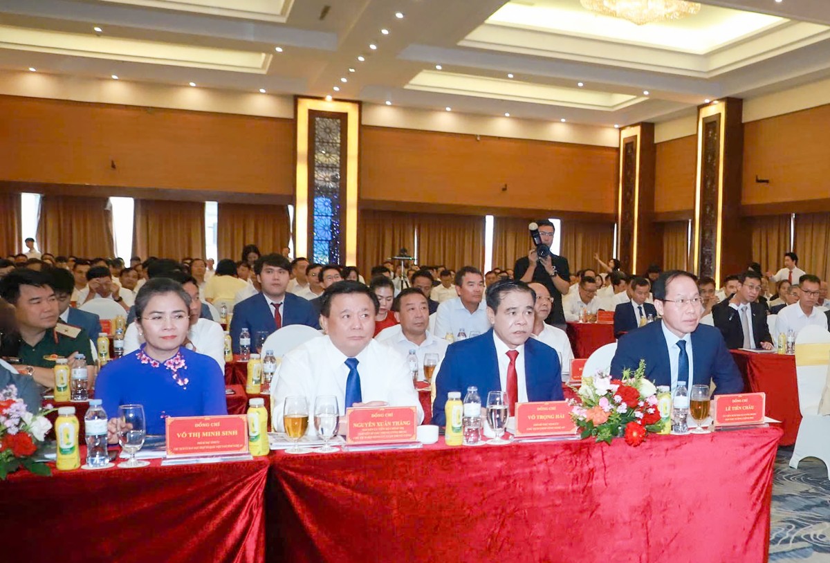 Các đại biểu tham dự hội nghị
