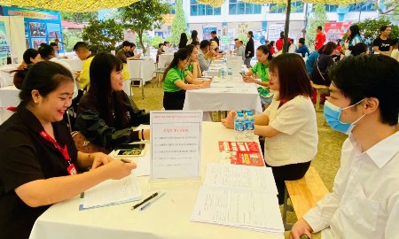 Khuyến khích doanh nghiệp thưởng cho người lao động chăm tập thể dục