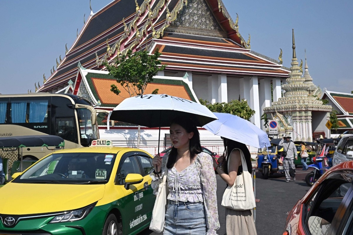 Nắng nóng kỷ lục đang khiến du khách toàn cầu thay đổi thói quen chọn điểm đến. Ảnh: SCMP