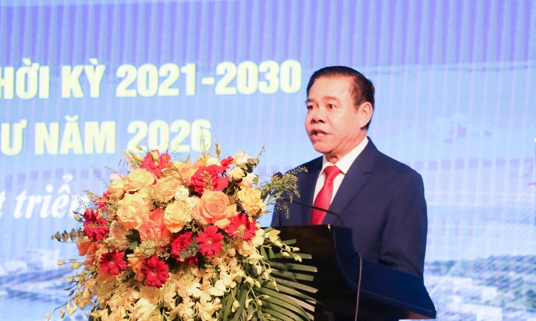Chủ tịch UBND tỉnh Võ Trọng Hải Nghệ An phát biểu tại Hội nghị công bố điều chỉnh Quy hoạch tỉnh thời kỳ 2021-2030, tầm nhìn đến năm 2050. Ảnh: Kim Oanh