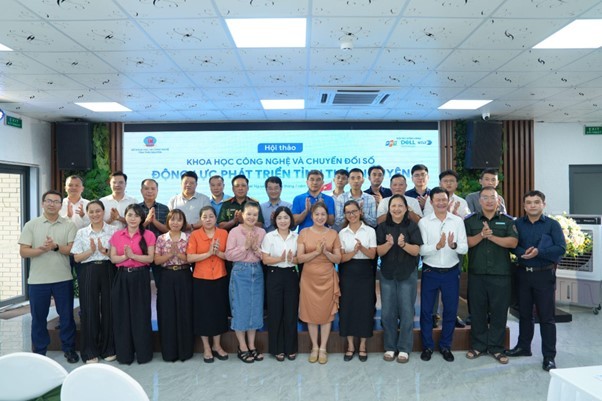 Các đại biểu tại sự kiện.