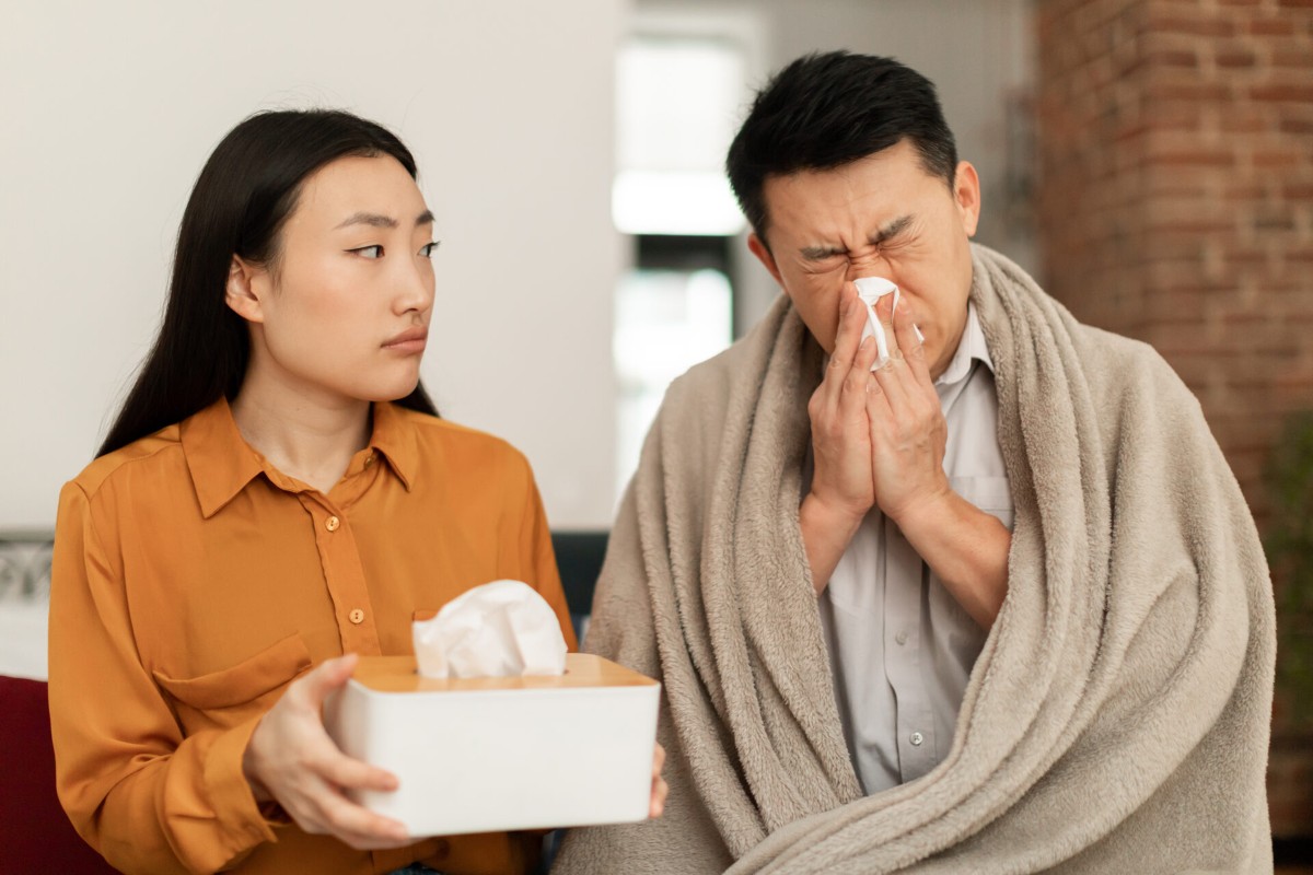 Người dân thường bỏ lỡ "thời điểm vàng" vì phớt lờ dấu hiệu cảnh báo đỏ của bệnh cúm. Ảnh: ShutterStock