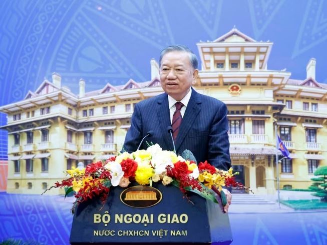 Foreign affairs must play pioneering role, provide sound advice, take prompt action: Top leader