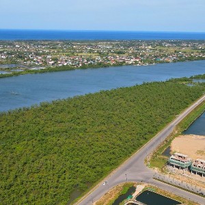 Vị trí dự kiến xây cầu Bến Thủy 3 bắc qua sông Lam nối hai tỉnh Nghệ An và Hà Tĩnh. Ảnh: Văn Đức